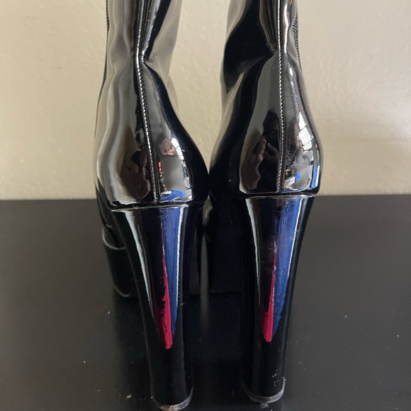 Steve Madden boots. - Picture 3 of 5